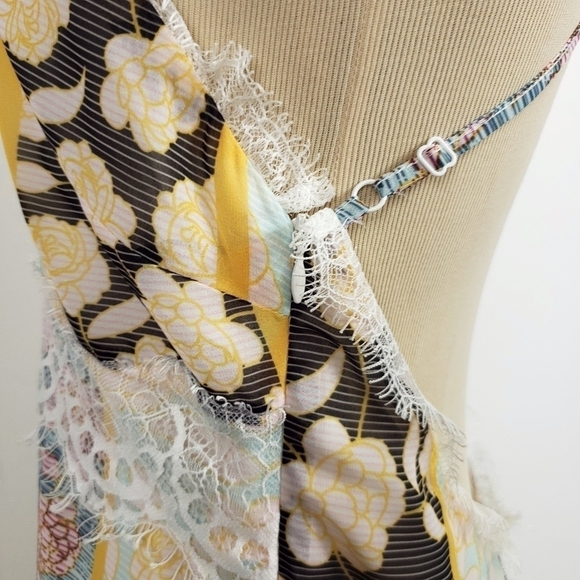 Tularosa Monroe halter neck cross back dress floral stripe size M - Picture 12 of 13